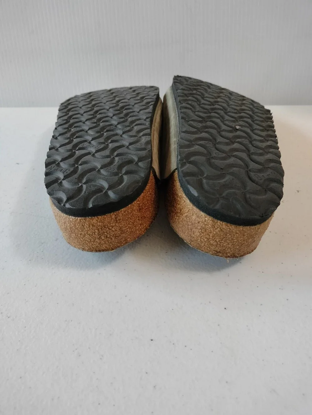Birkenstock Arizona Mens Taupe Leather Two Strap Slide Sandals Travel Comfort